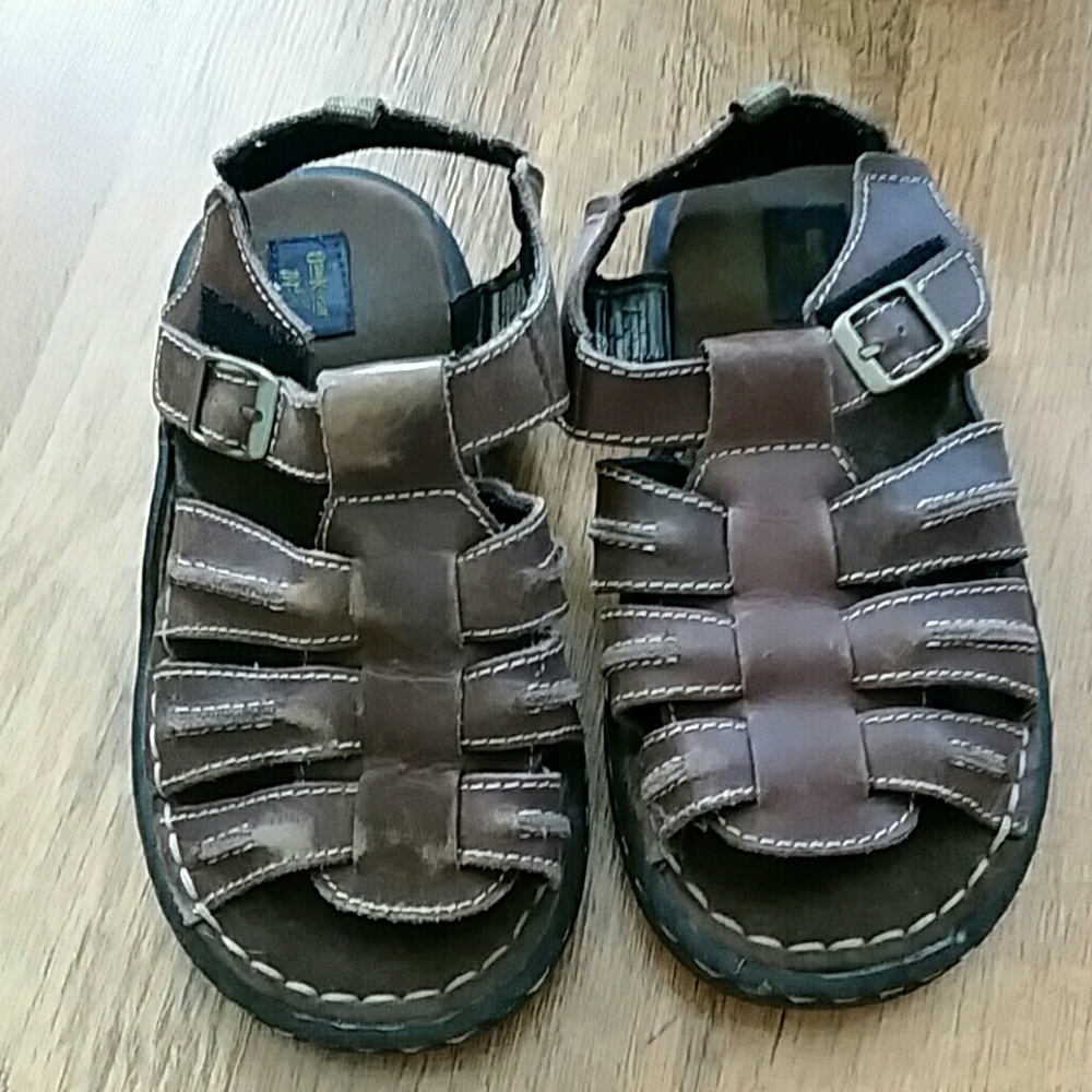 Oshkosh leather sandals